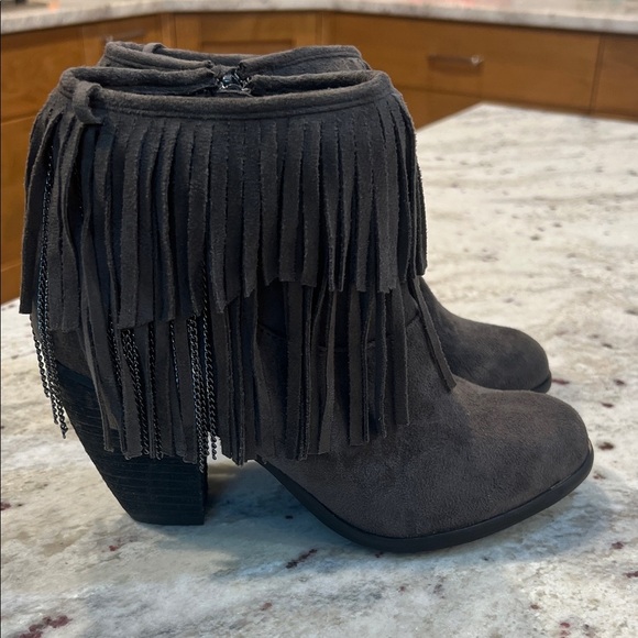 Fringe Suede Ankle Booties - Charcoal Gray - Picture 2 of 5